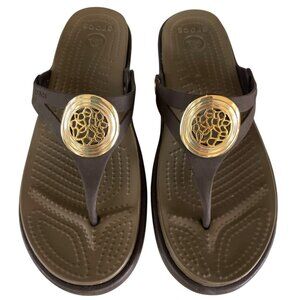 Crocs Women Sandals Size 8 Brown Gold Wedge Flip Flop Comfort Casual Coastal